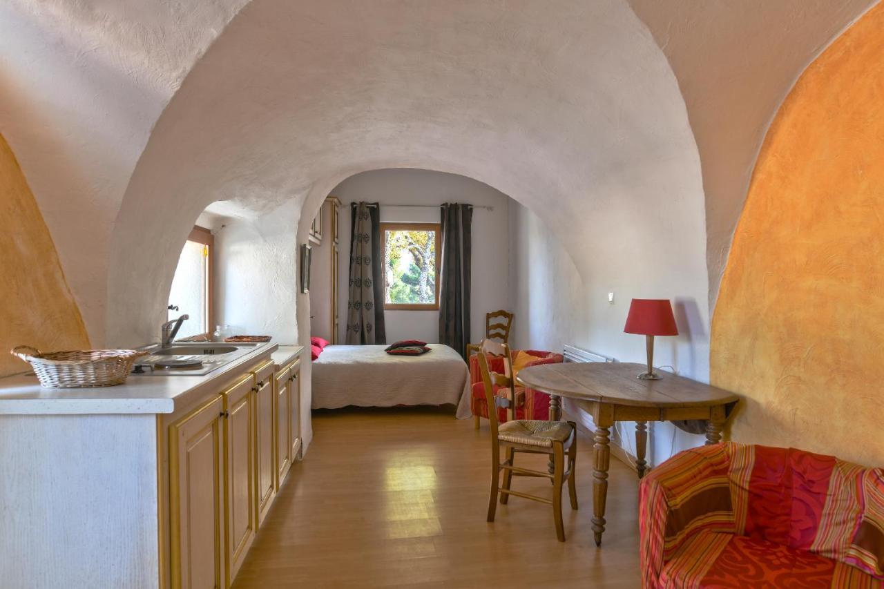 Domaine De La Marie Dans Le Luberon Villa Peypin-d'Aigues Exterior photo